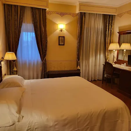 Hotel Logge Dei Mercanti Monte San Savino